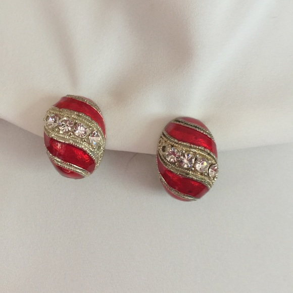 Vintage Red Sparkling Clip Back Earrings - Picture 5 of 6
